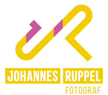 JR-Fotograf-Wortbildmarke-mittel@4x